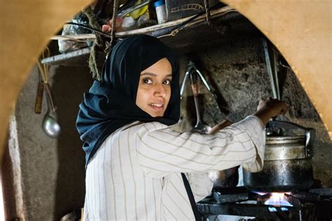 Why Women And Girls In Yemen Need Wfps Support More Than Ever World
