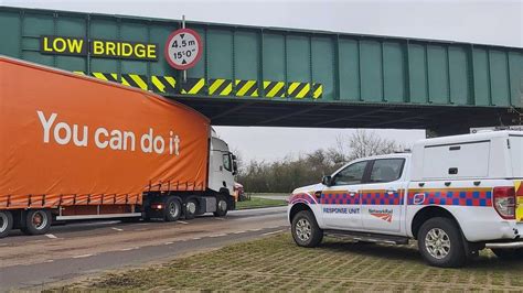 You Can Do It Bandq Lorry Gets Stuck Under Bridge Bbc News