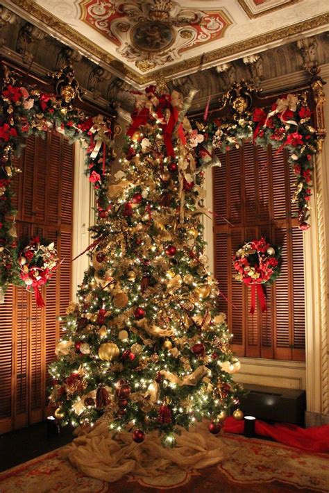20 Victorian Christmas Tree Ideas