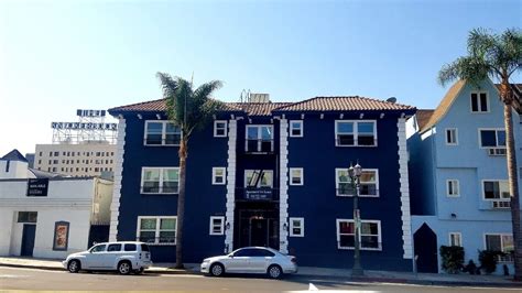 What is considered low income in Los Angeles?