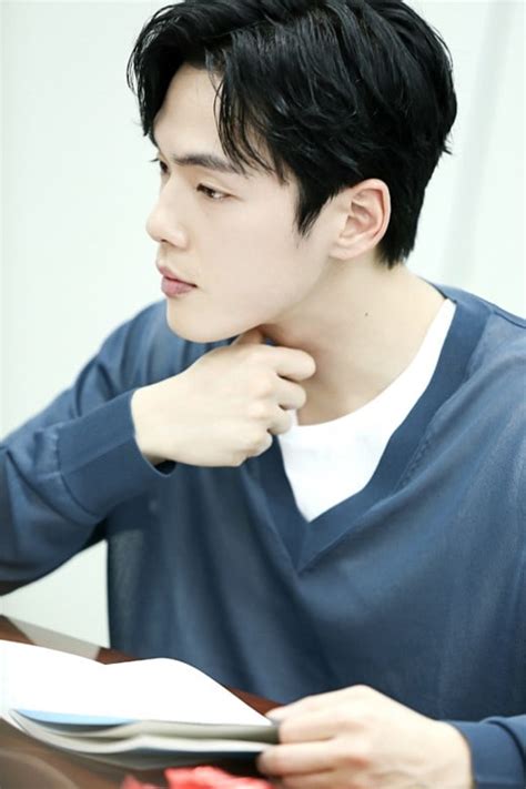 Ким джон хён/kim jung hyun/김정. Kim Jung Hyun, Seohyun, And More Gather For First Script ...