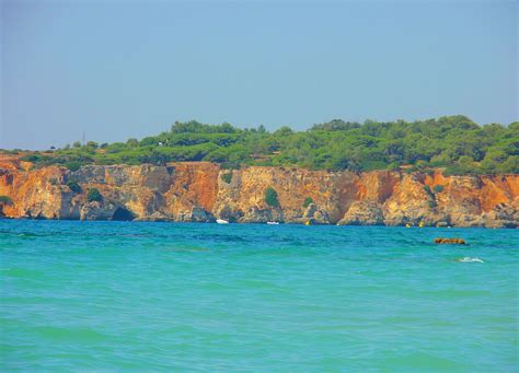 Hotels, apartments, villas, hostels, resorts, b&bs File:Praia da Rocha - Portimao (Portugal) (9932940904).jpg ...