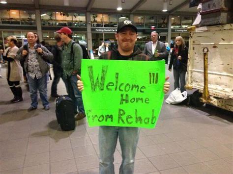 29 Funny Airport Pick Up Signs That Are So Embarrassing Theyre Hilarious