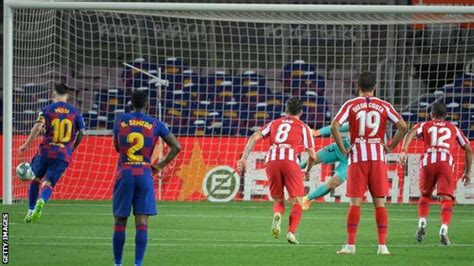 Lionel Messi Barcelona Forward Scores 700th Goal In Draw With Atletico Madrid Bbc Sport