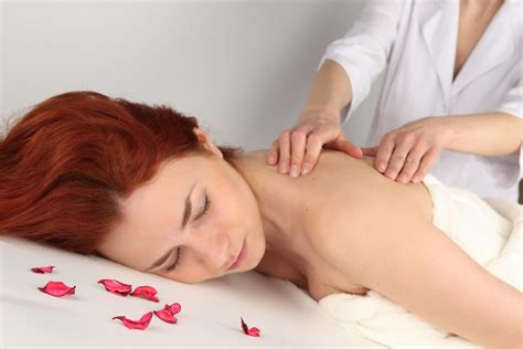 6 beneficios de un masaje relajante. Conoce los 6 tipos de masajes y sus beneficios