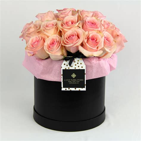 Luxe 25 Light Pink Rose Box In Beverly Hills Ca Luxe Floral Studio