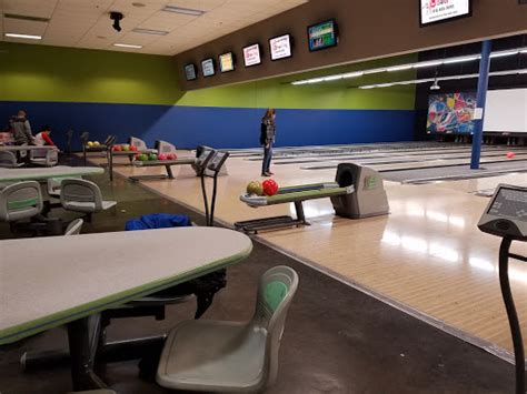 Bowling Alley Pins N Strikes Reviews And Photos 3443 Laguna Blvd