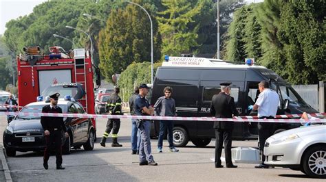 Uomo Ucciso A Colpi Di Pistola In Strada Nel Milanese Forse Una