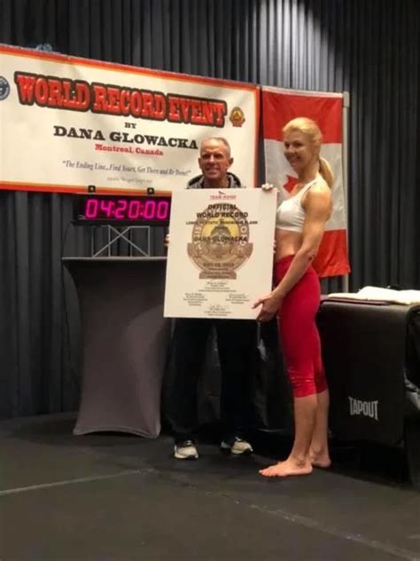 an athlete dana glowacka set a new world record by holding a plank for over 4 hours small joys