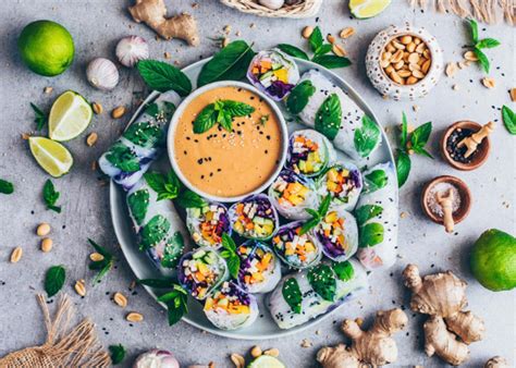 Веганские летние роллы с арахисовым соусом | Chefs Academy