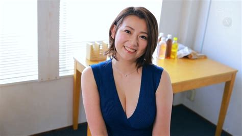 【奈良崎みづき】40歳過ぎの美熟女のデビュー作はいきなり腹を愛でられる前戯 【腹肉・おっぱいフェチ】ぽっちゃり ぽっこり ぷよぷよ