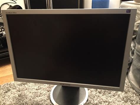 Samsung Syncmaster 205bw Dual 20 Inch Monitors In Bellevue