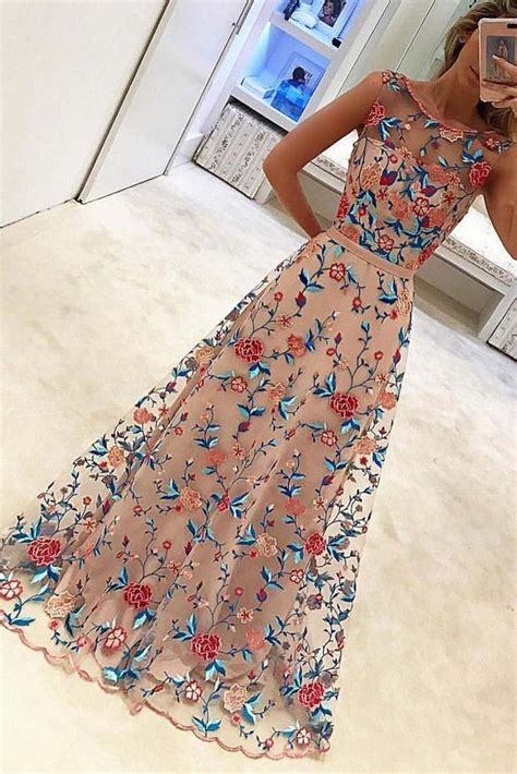 A Line Floral Scoop Sleeveless Prom Dresses With Embroidery Long