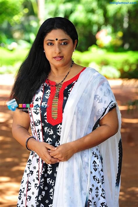 Praveena Actress Hd Photosimagespics And Stills 253157