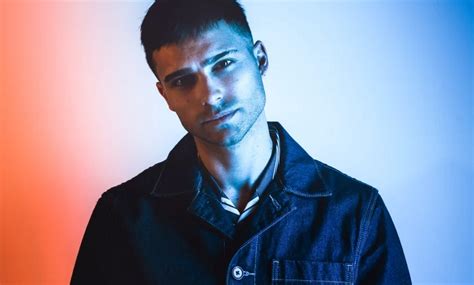 Saade then spent two years with the boy band what's up! 🇸🇪 Eric Saade releases an album and a new single "Nån som ...