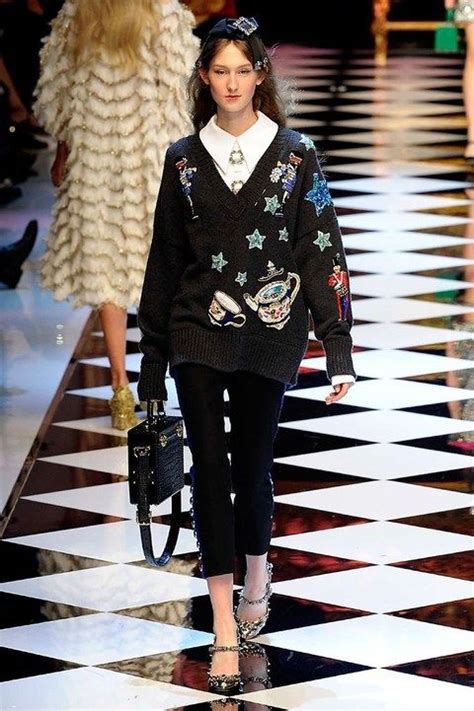 Dolce And Gabbana Estilo Japonés Modelos Femeninos Moda Estilo