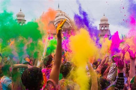 Holi The Hindu Festival Of Colors Versus The Color Run Appreciation