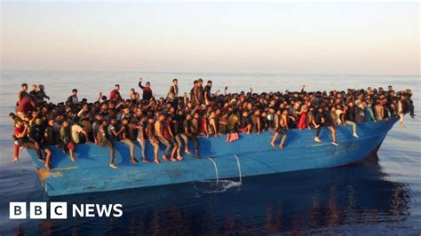 Europe Migrant Crisis More Than 500 People Rescued Off Italian Island Bbc News