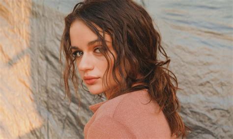 Joey King Promotes “the Kissing Booth 2” In Materiel Tom Lorenzo