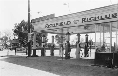 Richfield Compton Ca 1931 1 Of 3 Photos Richfield Old Gas Pumps