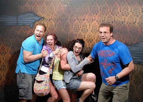 10 Hilarious Photographs Of People Being Scared In Haunted Houses