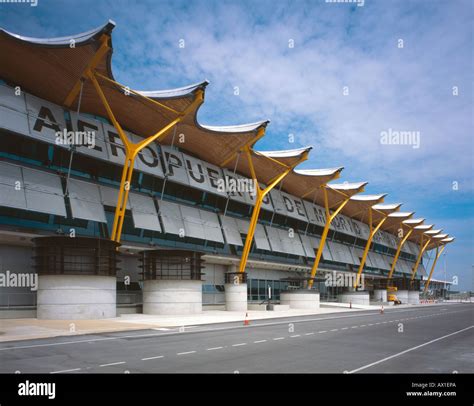 Madrid Barajas Airport Terminal 4 Madrid Spain Stock Photo Alamy