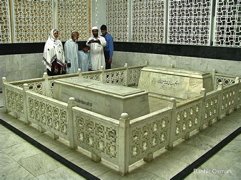 Mazar E Quaid Inside The Tomb Jinnah And Other Fellow Pakistanis Laid
