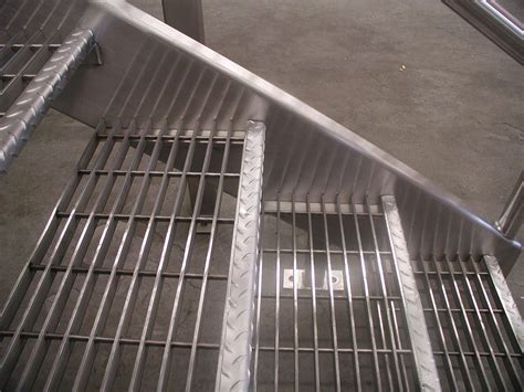 Stainless Steel Stairs With Ss Bar Grating And Diamond Plate Edge