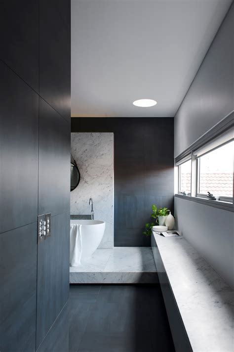 The bath linens are black too, completing the color scheme. 12 Photos Of An Understated Elegant Monochromatic Bathroom ...