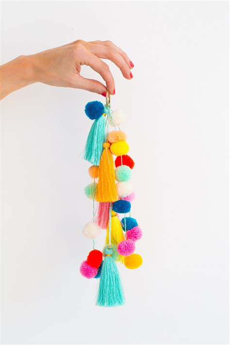 Make A Statement This Summer With Our Diy Pom Pom Tassel Circle Pool Bag Sugar And Cloth