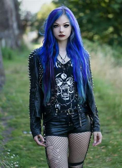 pin by joselo paslo on gothic fashion and style hot goth girls gothic fashion goth fashion