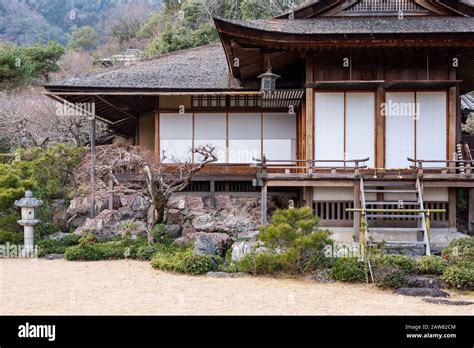 Traditional Japanese House In A Kyoto Stock Photo Alamy
