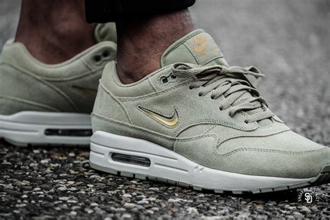 Used by facebook to deliver a series of advertisement products such as real time bidding from third party advertisers. Nike Air Max 1 Premium SC Jewel Neutral Olive/Metallic ...