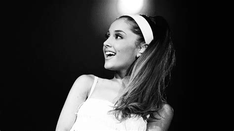 hi18 ariana grande dark bw sing wallpaper