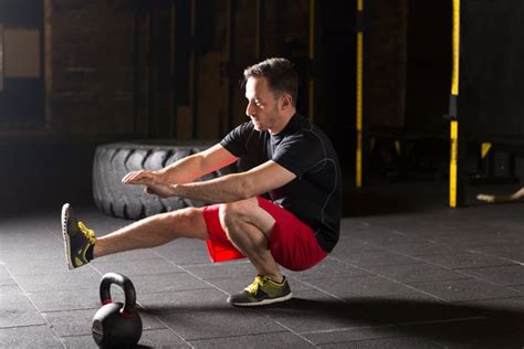 Learn How To Do The Crossfit Pistol Squat For Beginners We Demonstrate