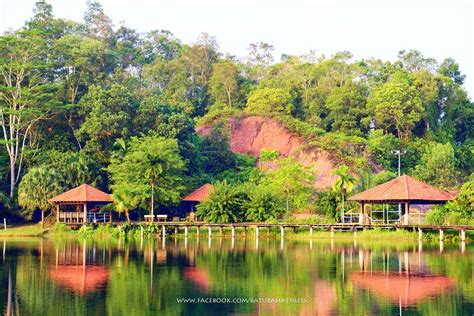 Kalau tanya pasal batu pahat, serius tak tahu nak suggest tempat menarik untuk dilawati selain shopping kat air hitam tu dan pantai minyak beku. Taman Botani - 峇株巴辖网站 BATU PAHAT WEBSITE