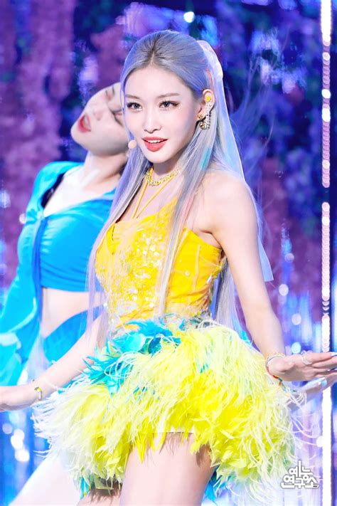 Fashion Makeup, Fashion Outfits, Stage Outfits, K Idols, Kpop Idol