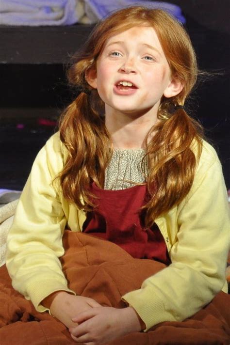 Hfac Alum Set To Star As Annie On Broadway Sadie Sink Annie On