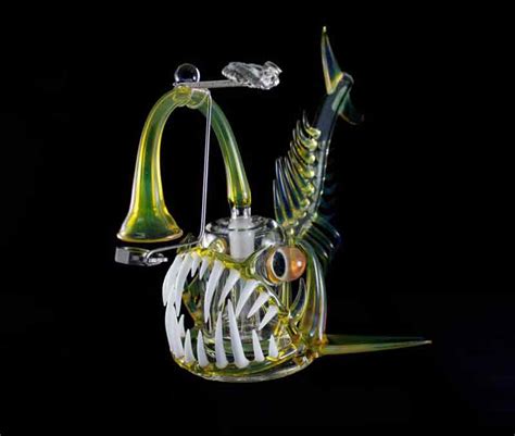 Trippy Bong Designs Are Actually Pretty Dope Contented