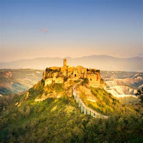 Civita Di Bagnoregio Oriëntatiepunt Luchtpanorama Op Zonsondergang