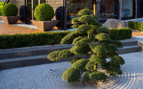 It's an easy way to dress up your front yard without breaking the bank. Landscape garden design | Mylandscapes large contemporary ...