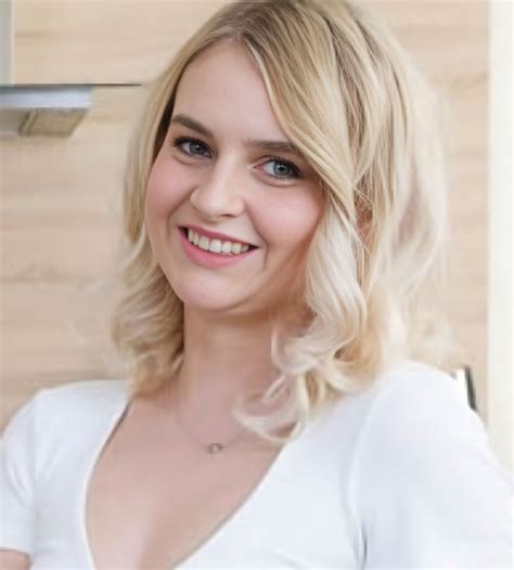 Kristy Waterfall (Actress) Wiki, Age, Photos, Videos, Boyfriend, Career