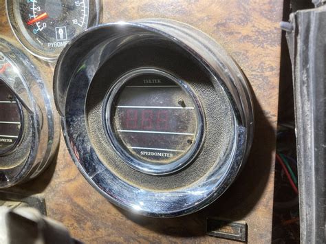 Kenworth T600 Speedometer For Sale