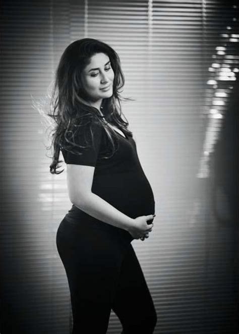 Just 6 Photos Of A Heavily Pregnant Kareena Kapoor Khan Looking Radiant Like Never Before