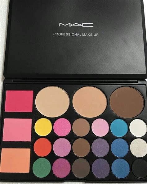 Mac Professional Makeup Pallet With Eyeshadow Blusher Compact Contour