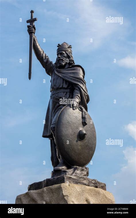 Statue Of King Alfred The Great Winchester Hampshire England Uk