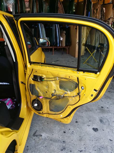 Ns auto glass is the auto glass expert in setapak! penulis sahaja: Pecah Cermin. Repair Cermin.