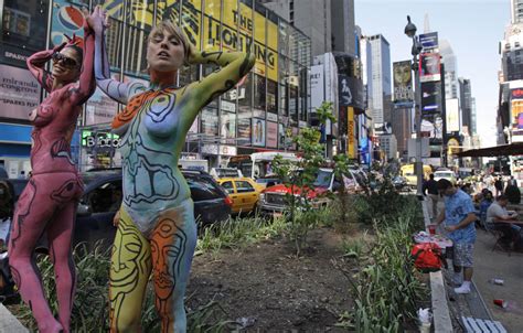 12 Reasons To Love Nudity And Celebrate Nyc Bodypainting Day July 18 Nsfw Huffpost