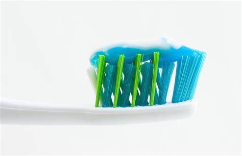 Know Whats In Your Toothpaste Wellnessplus By Dr Jess