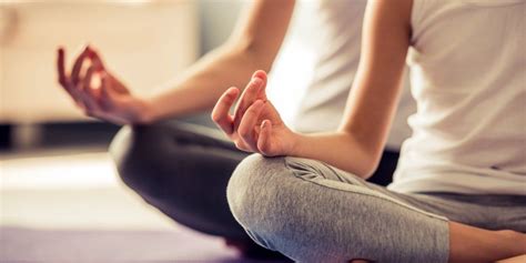 Cómo aprender a meditar y silenciar tu mente en 10 pasos Yoga